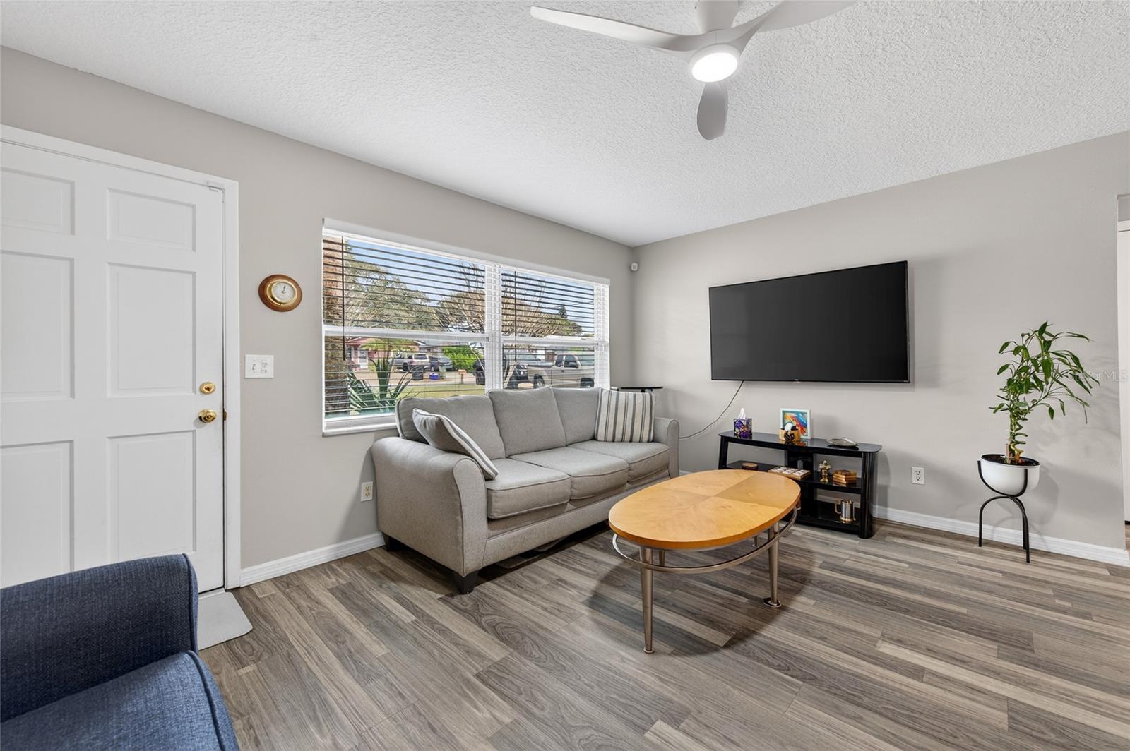 Image 5 of 38 For 805 14th Avenue