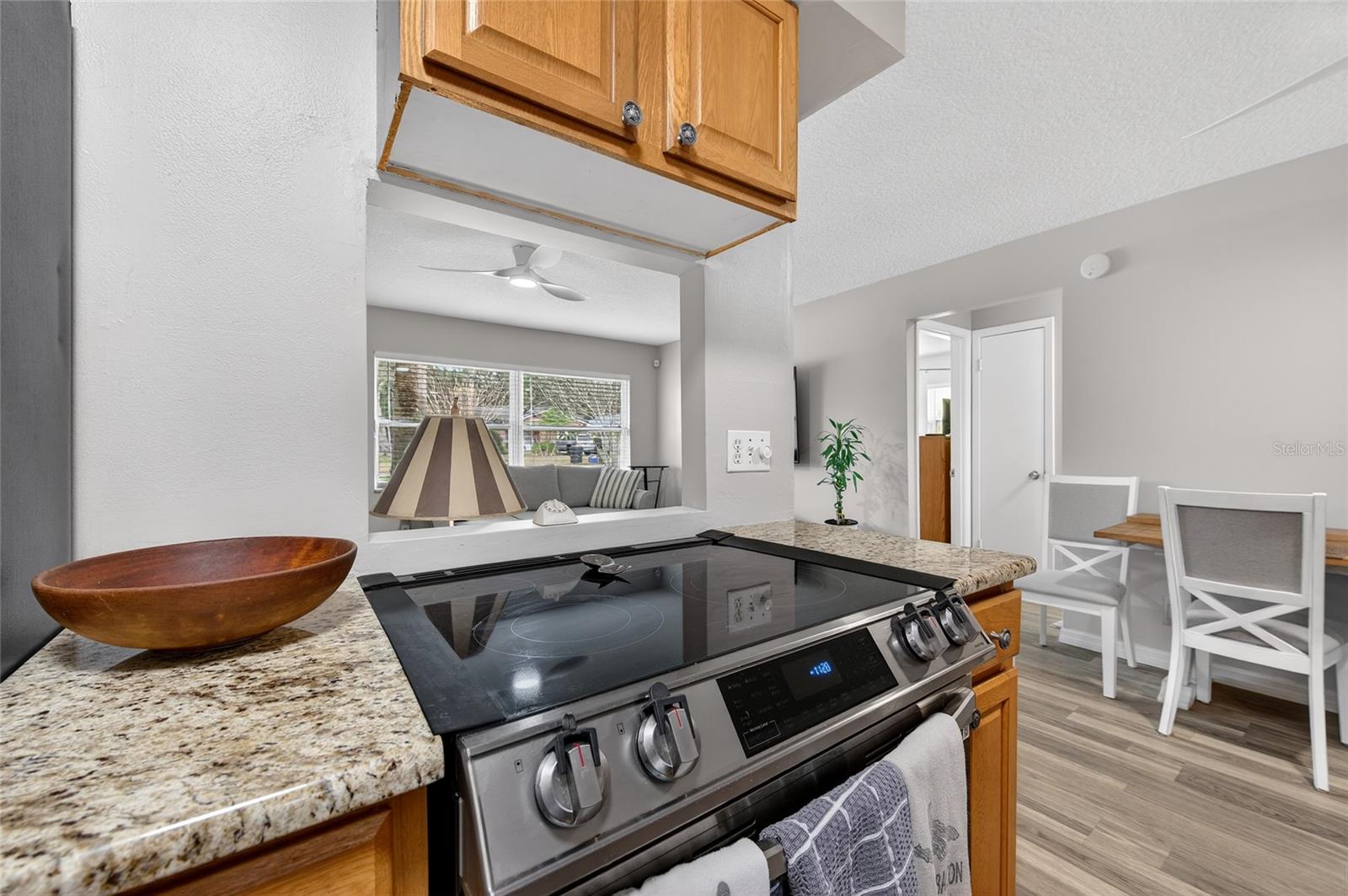 Image 9 of 38 For 805 14th Avenue