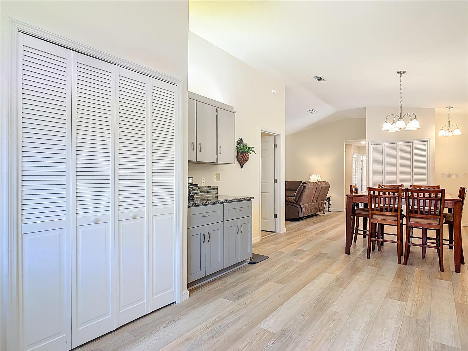 Image 10 of 50 For 4761 Riverglen Boulevard