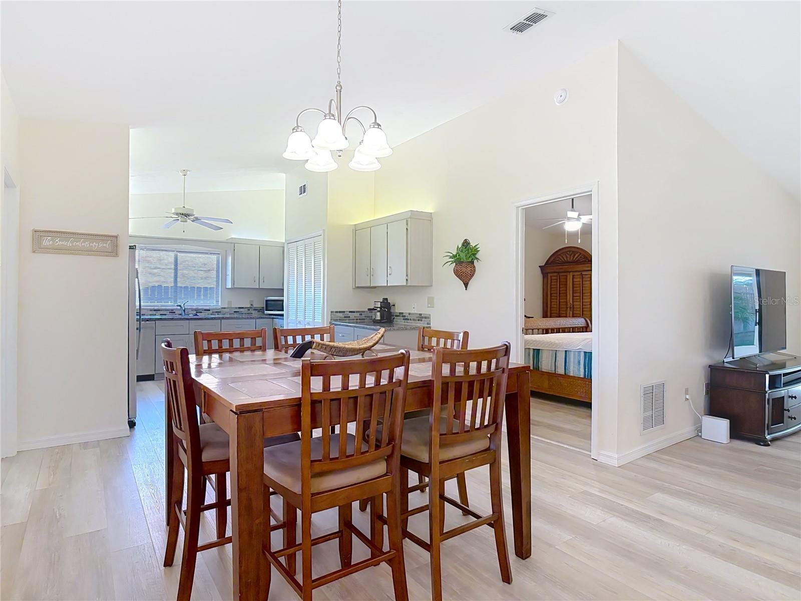 Image 11 of 50 For 4761 Riverglen Boulevard