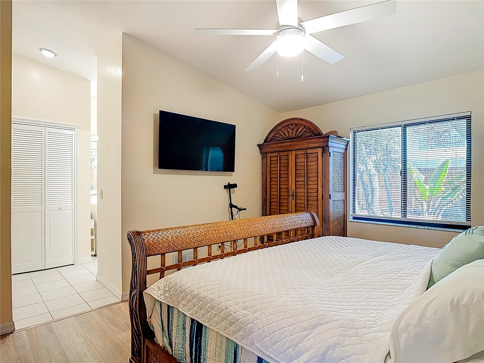 Image 17 of 50 For 4761 Riverglen Boulevard