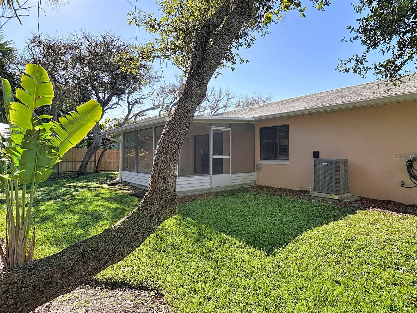 Image 34 of 50 For 4761 Riverglen Boulevard