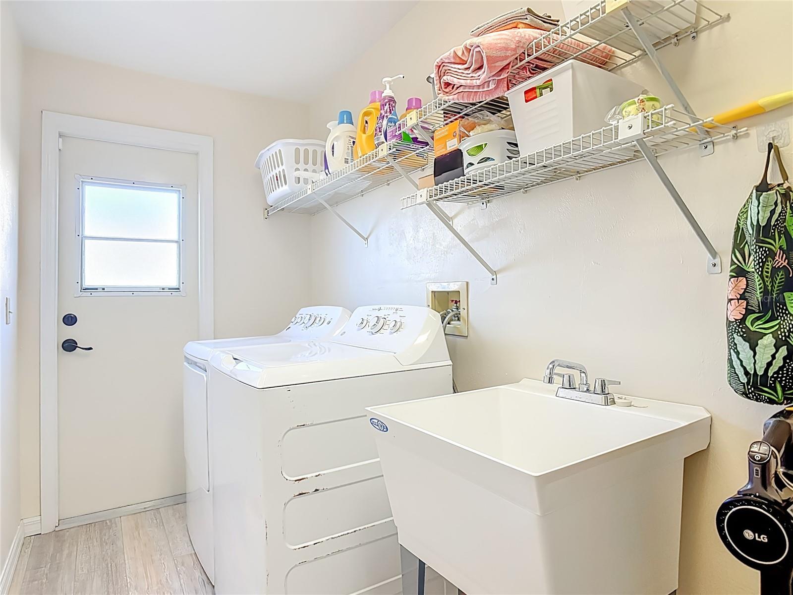 Image 39 of 50 For 4761 Riverglen Boulevard