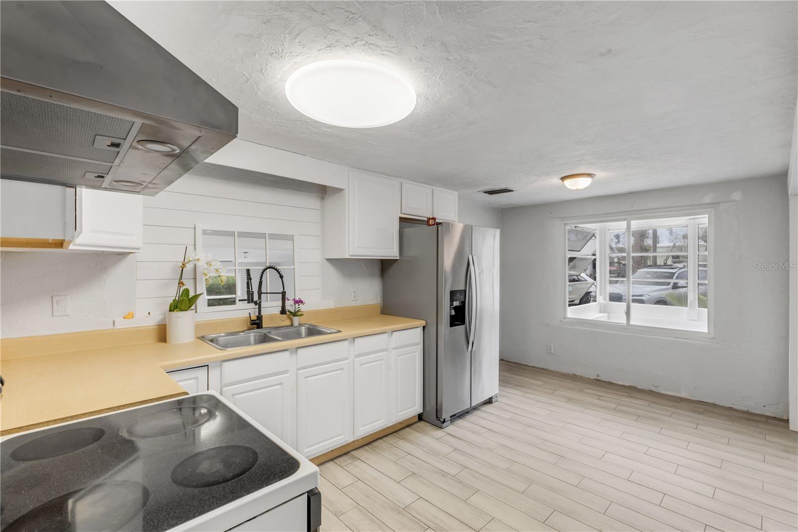 Image 11 of 38 For 2520 Belmont Avenue