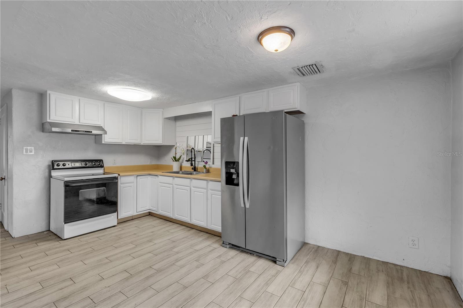 Image 12 of 38 For 2520 Belmont Avenue