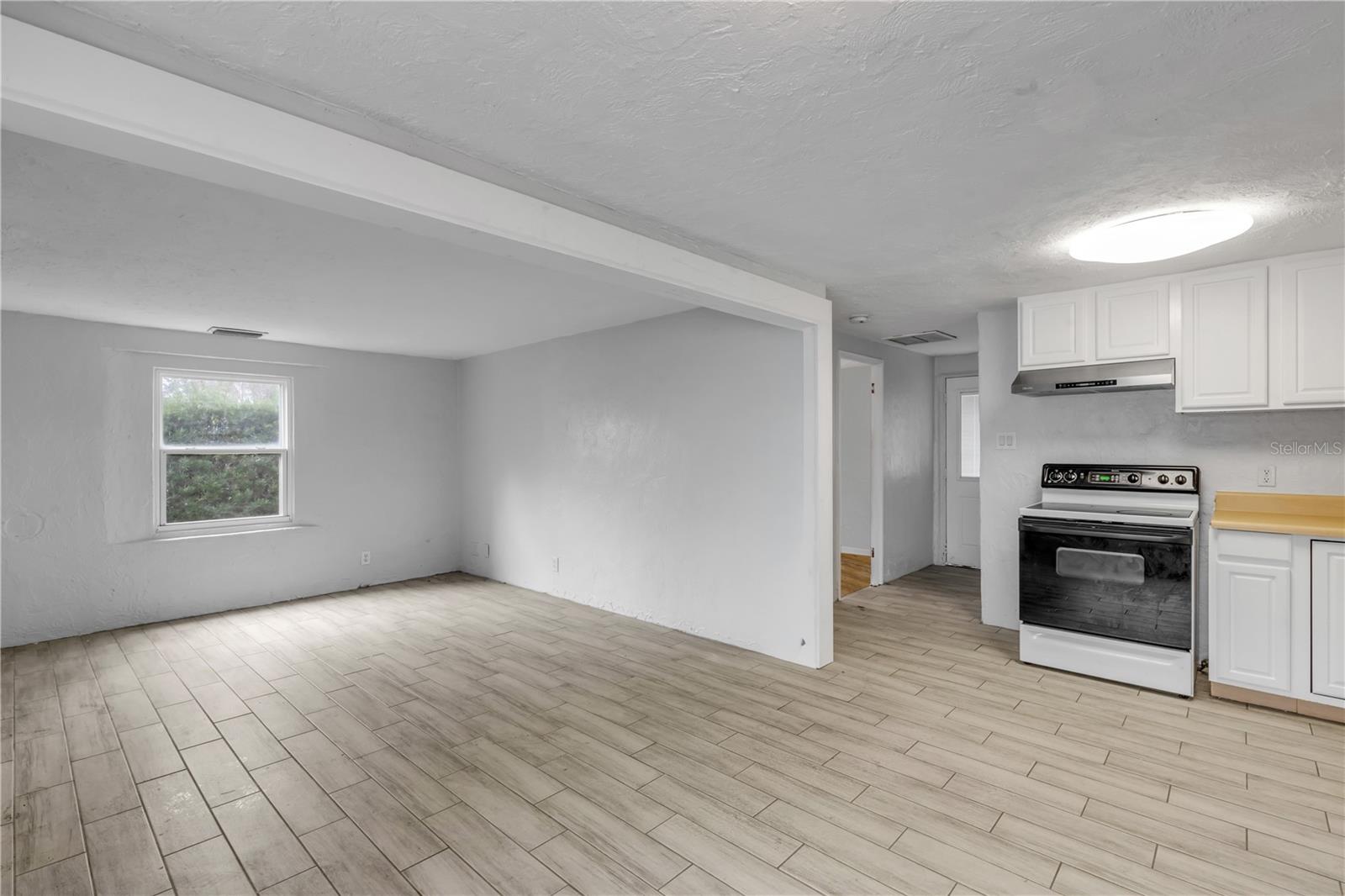 Image 13 of 38 For 2520 Belmont Avenue