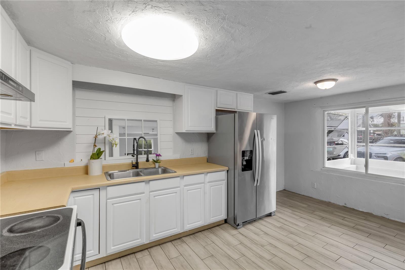 Image 15 of 38 For 2520 Belmont Avenue