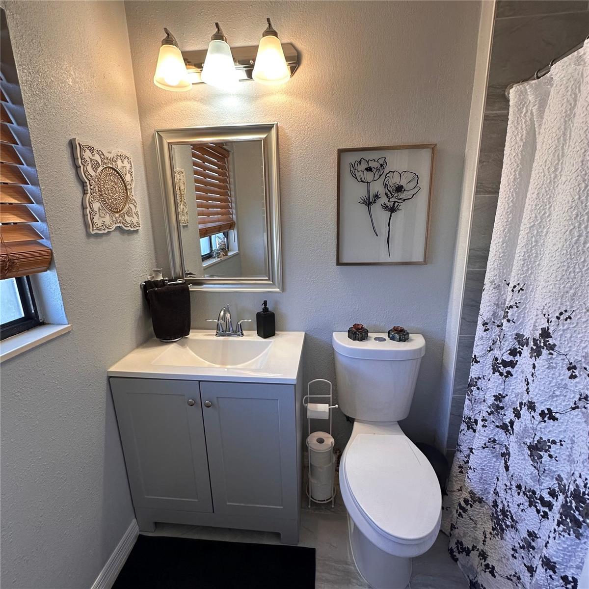 Image 8 of 14 For 651 Angela Lane