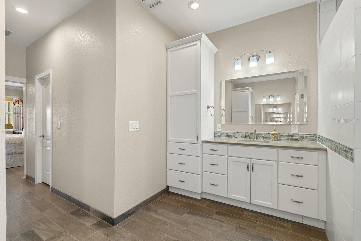 Image 72 of 100 For 2660 Sunset Drive