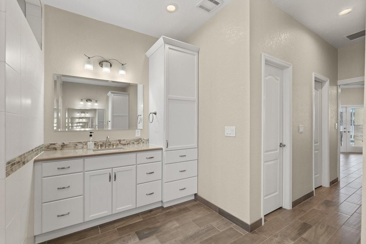 Image 73 of 100 For 2660 Sunset Drive