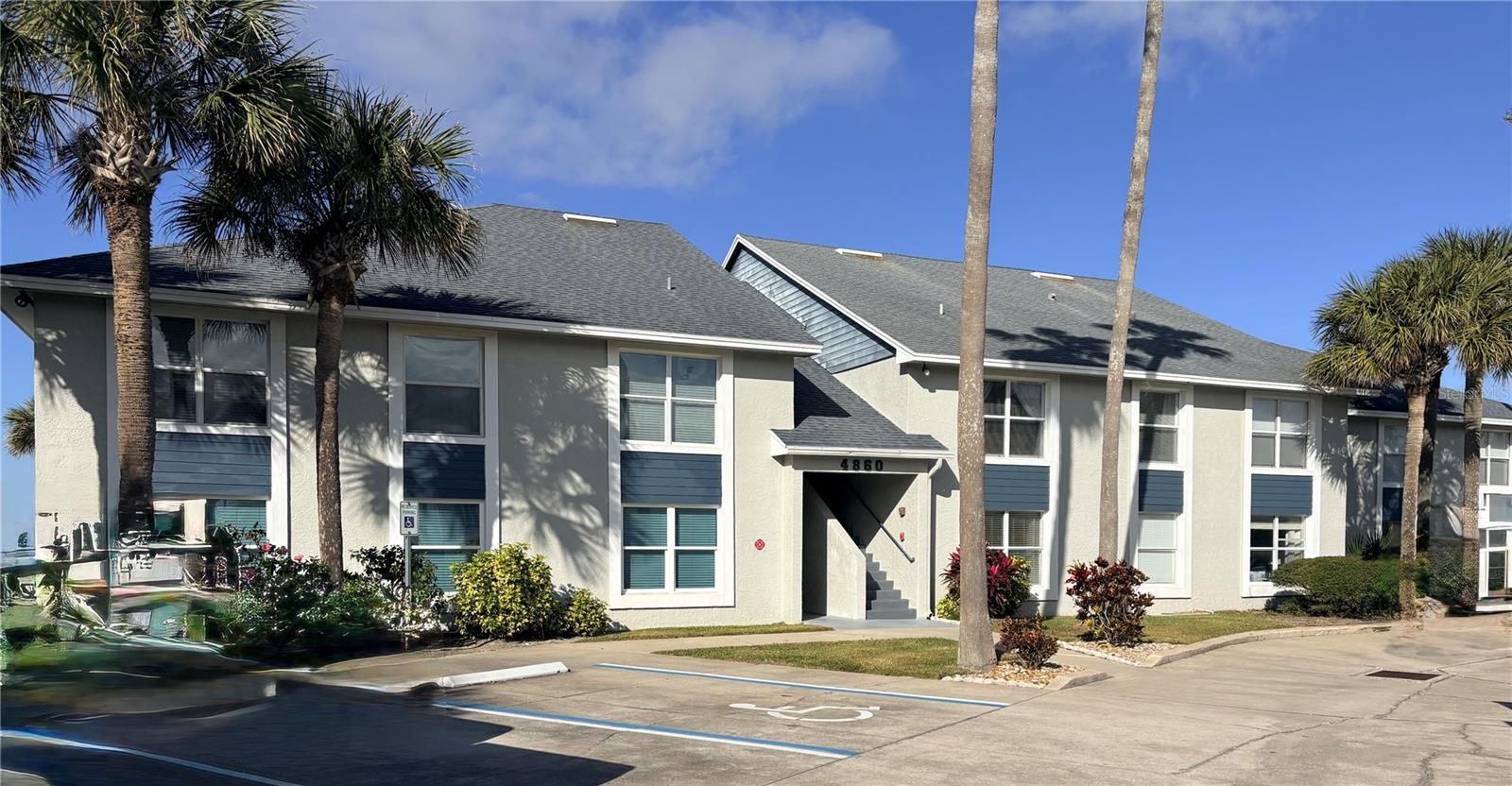 Image 16 of 43 For 4860 Atlantic Avenue 104