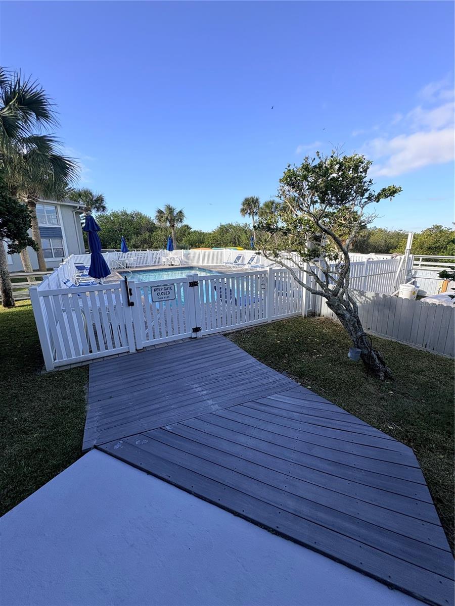 Image 33 of 43 For 4860 Atlantic Avenue 104