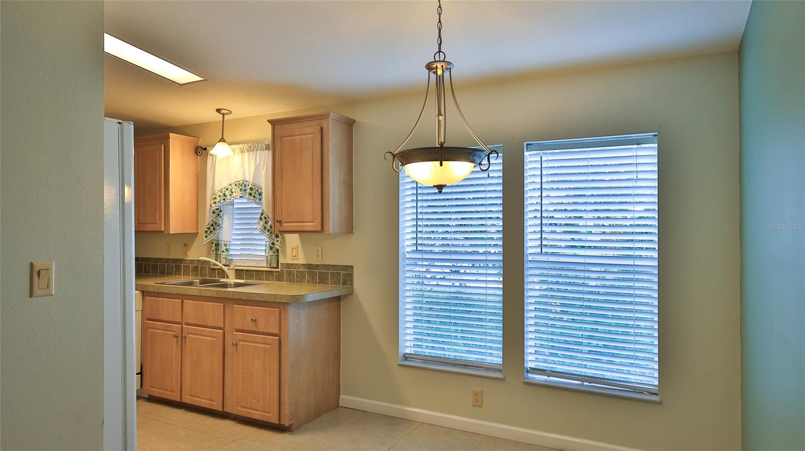 Image 14 of 53 For 415 Sioux Boulevard