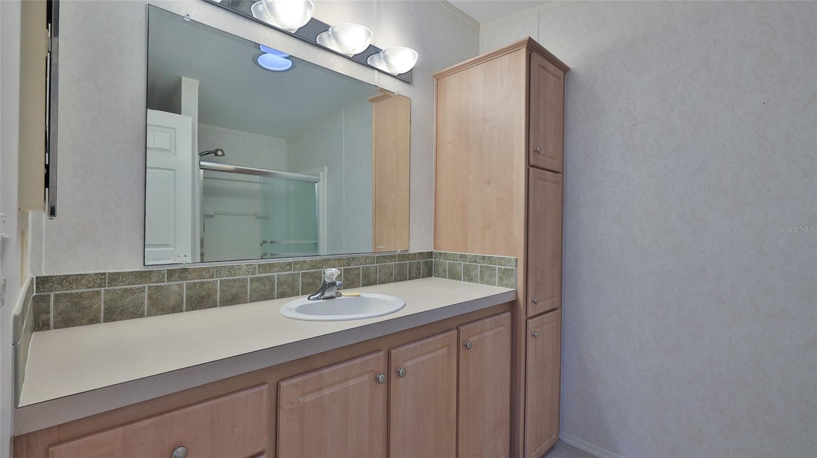 Image 17 of 53 For 415 Sioux Boulevard