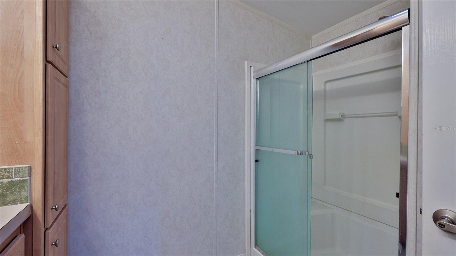 Image 18 of 53 For 415 Sioux Boulevard