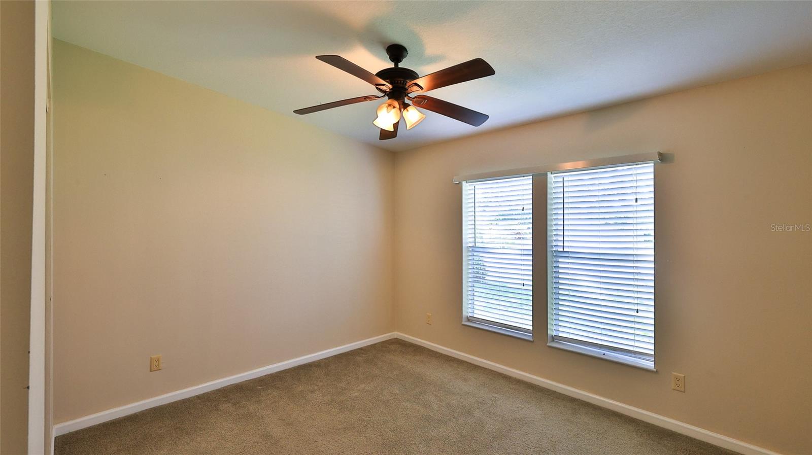 Image 19 of 53 For 415 Sioux Boulevard