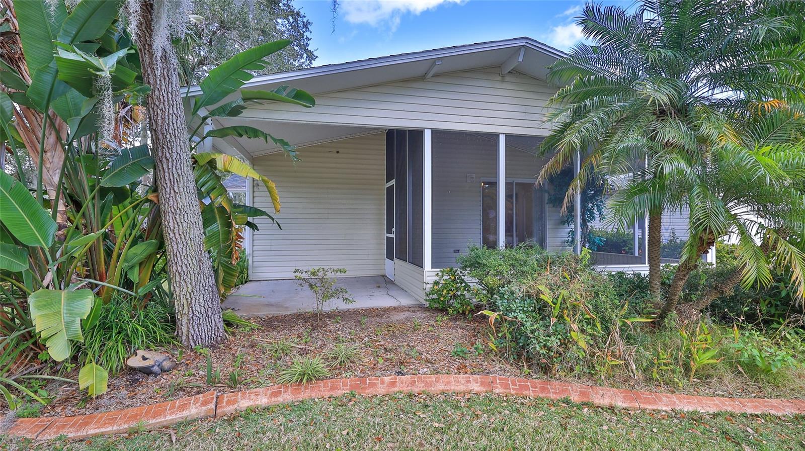 Image 3 of 53 For 415 Sioux Boulevard