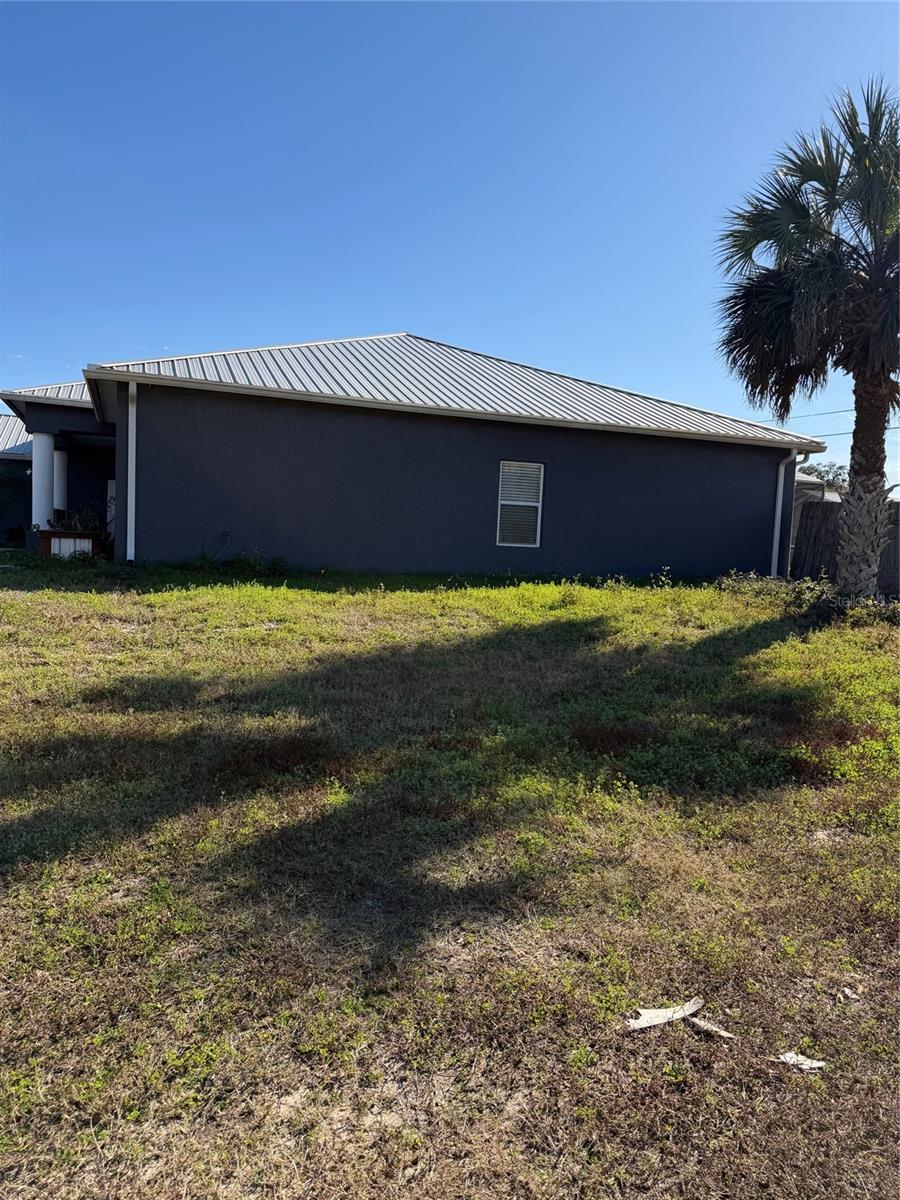 Image 3 of 9 For 2904 Juniper Drive