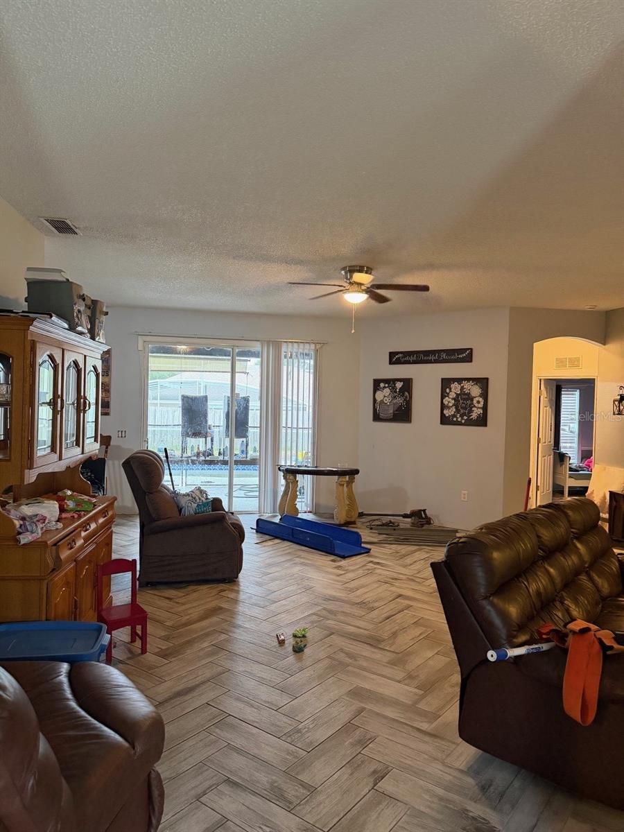 Image 6 of 9 For 2904 Juniper Drive