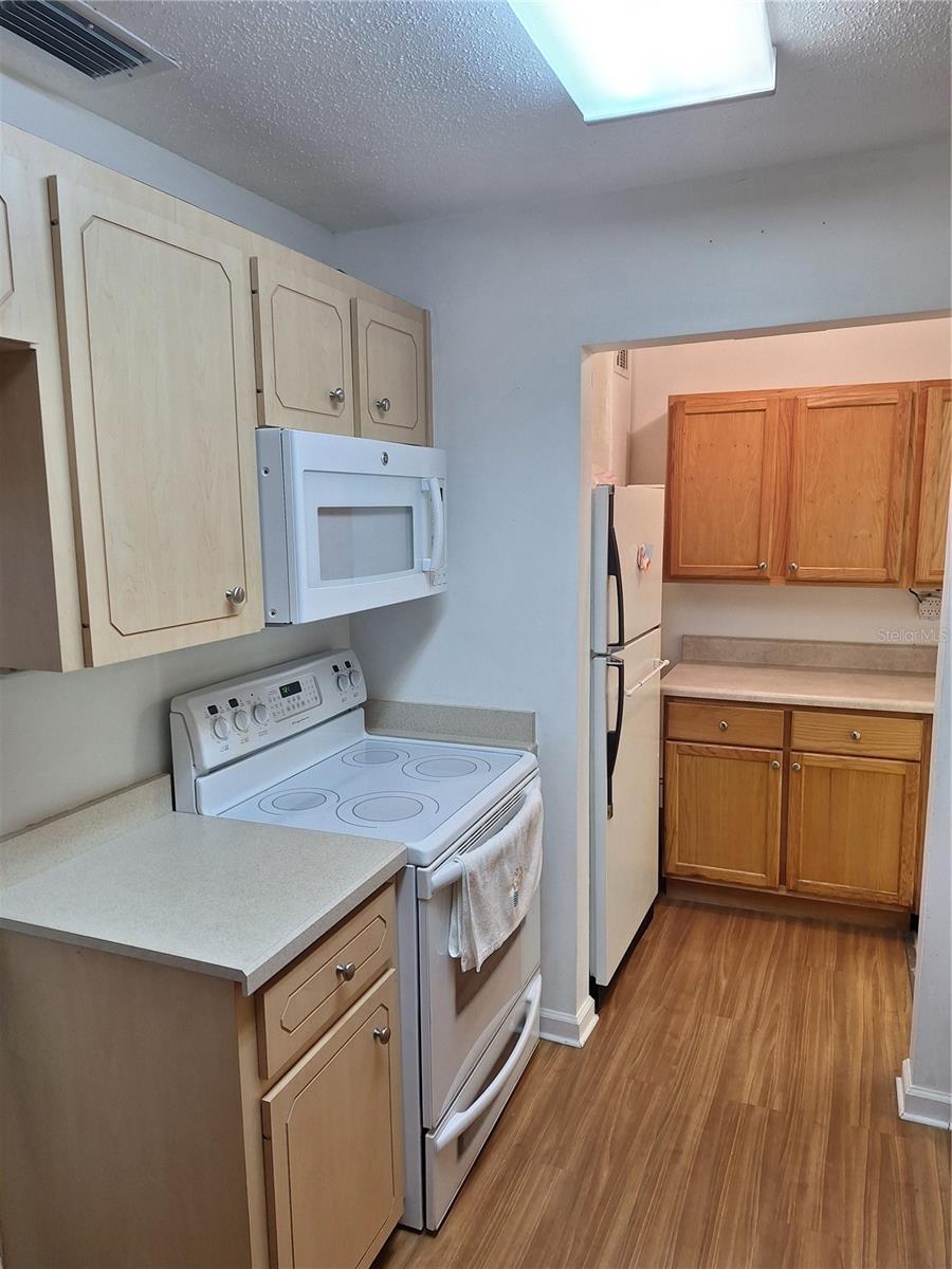 Image 5 of 28 For 3091 Log Cabin Lane