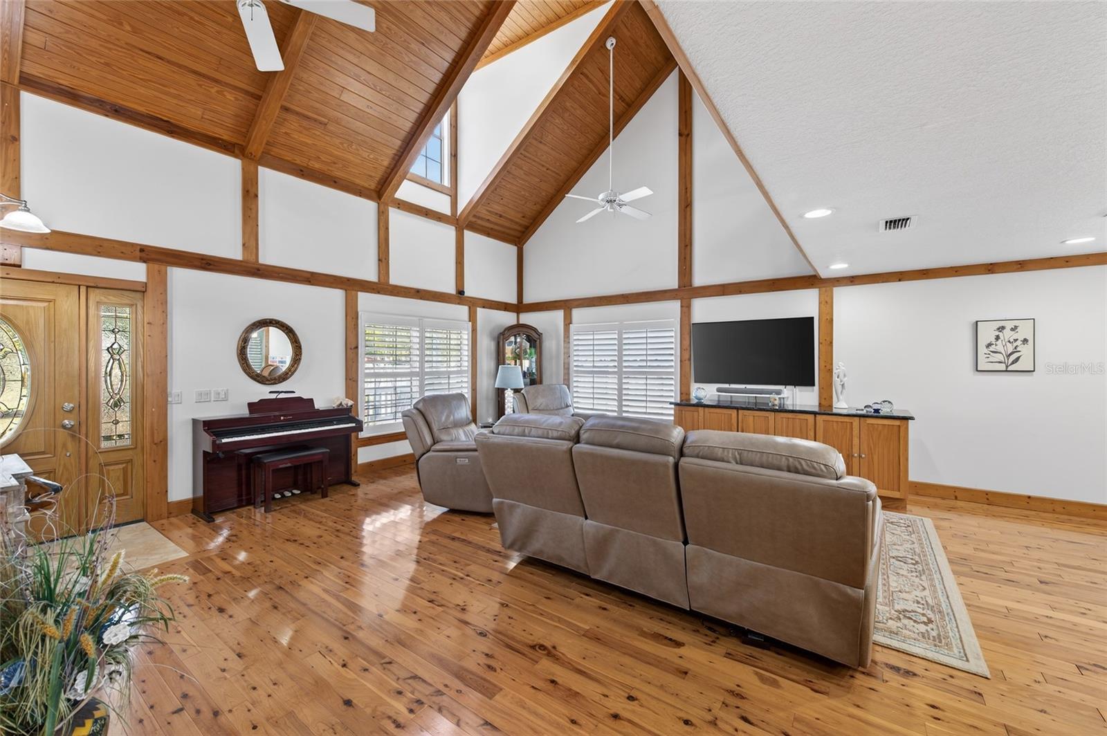 Image 11 of 35 For 229 Randle Avenue