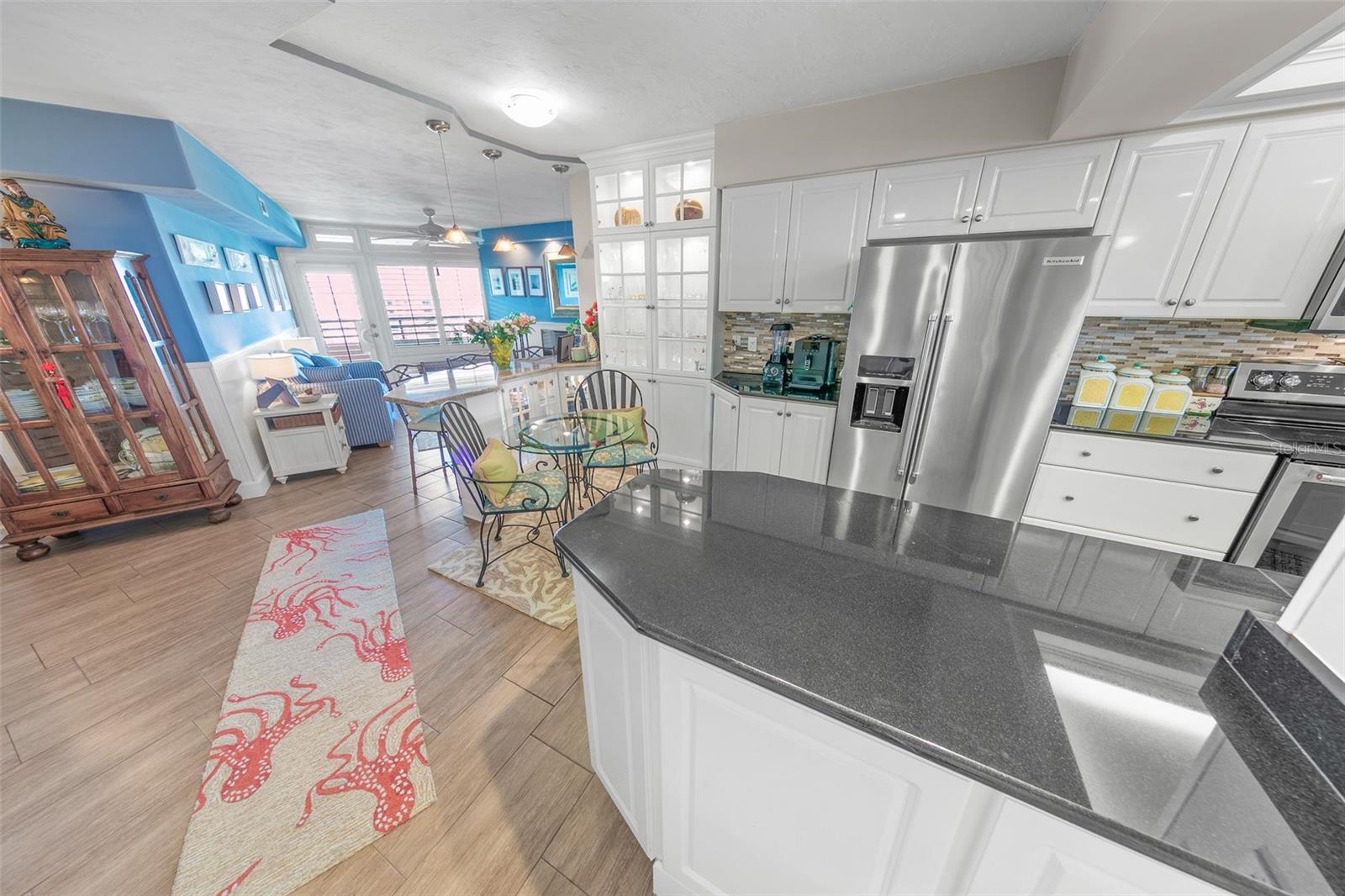 Image 27 of 62 For 4651 Atlantic Avenue 705