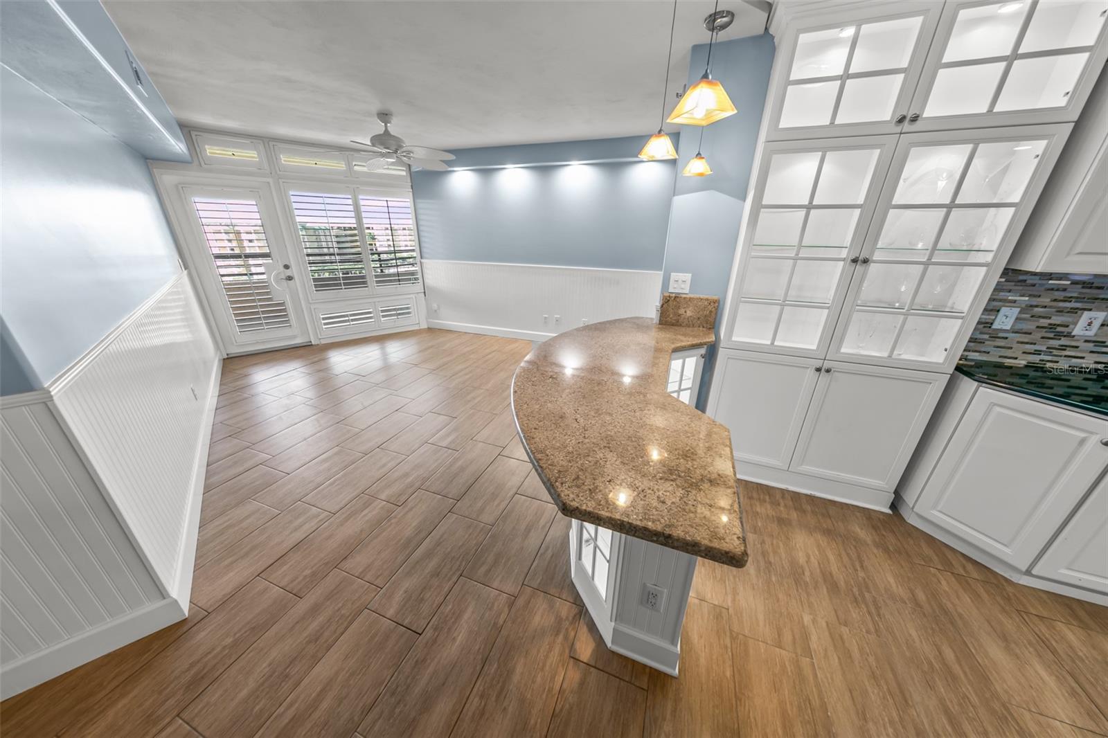 Image 34 of 62 For 4651 Atlantic Avenue 705