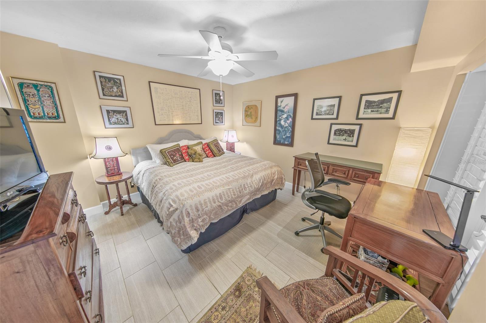 Image 39 of 62 For 4651 Atlantic Avenue 705