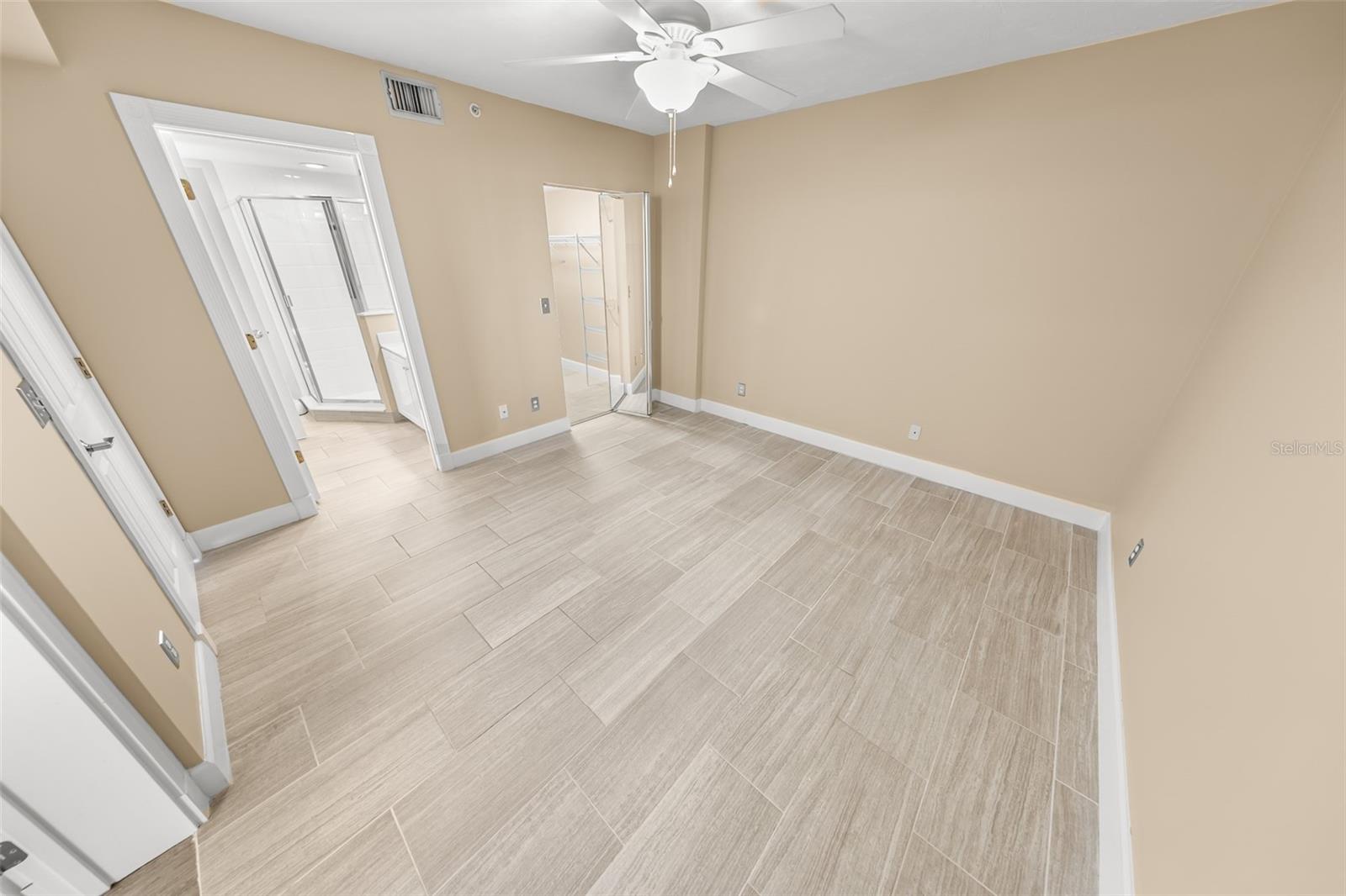 Image 42 of 62 For 4651 Atlantic Avenue 705