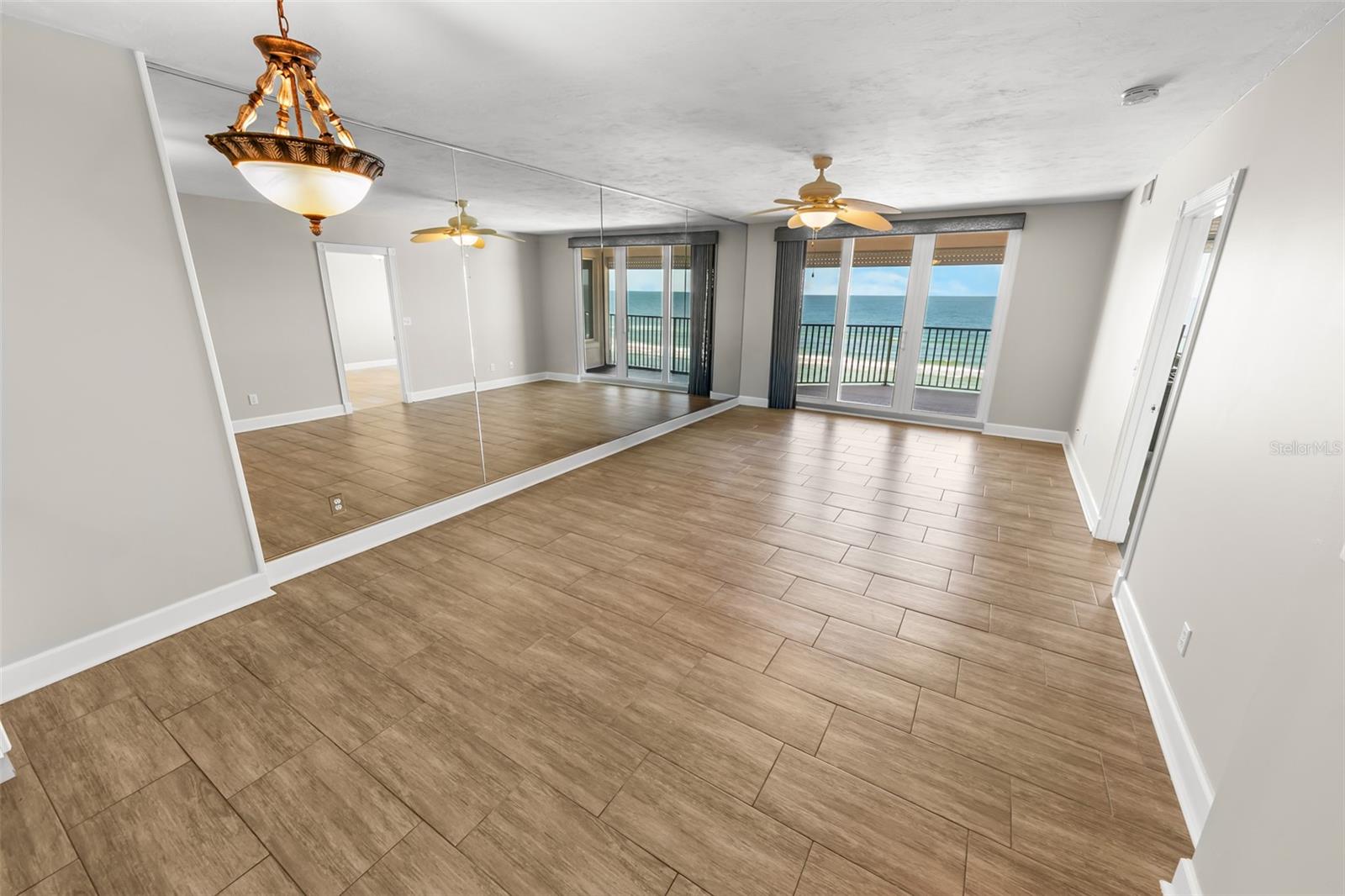 Image 7 of 62 For 4651 Atlantic Avenue 705