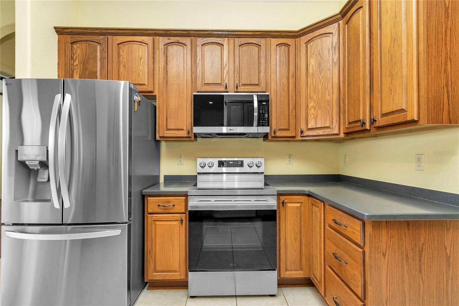 Image 14 of 79 For 5203 Grove Manor