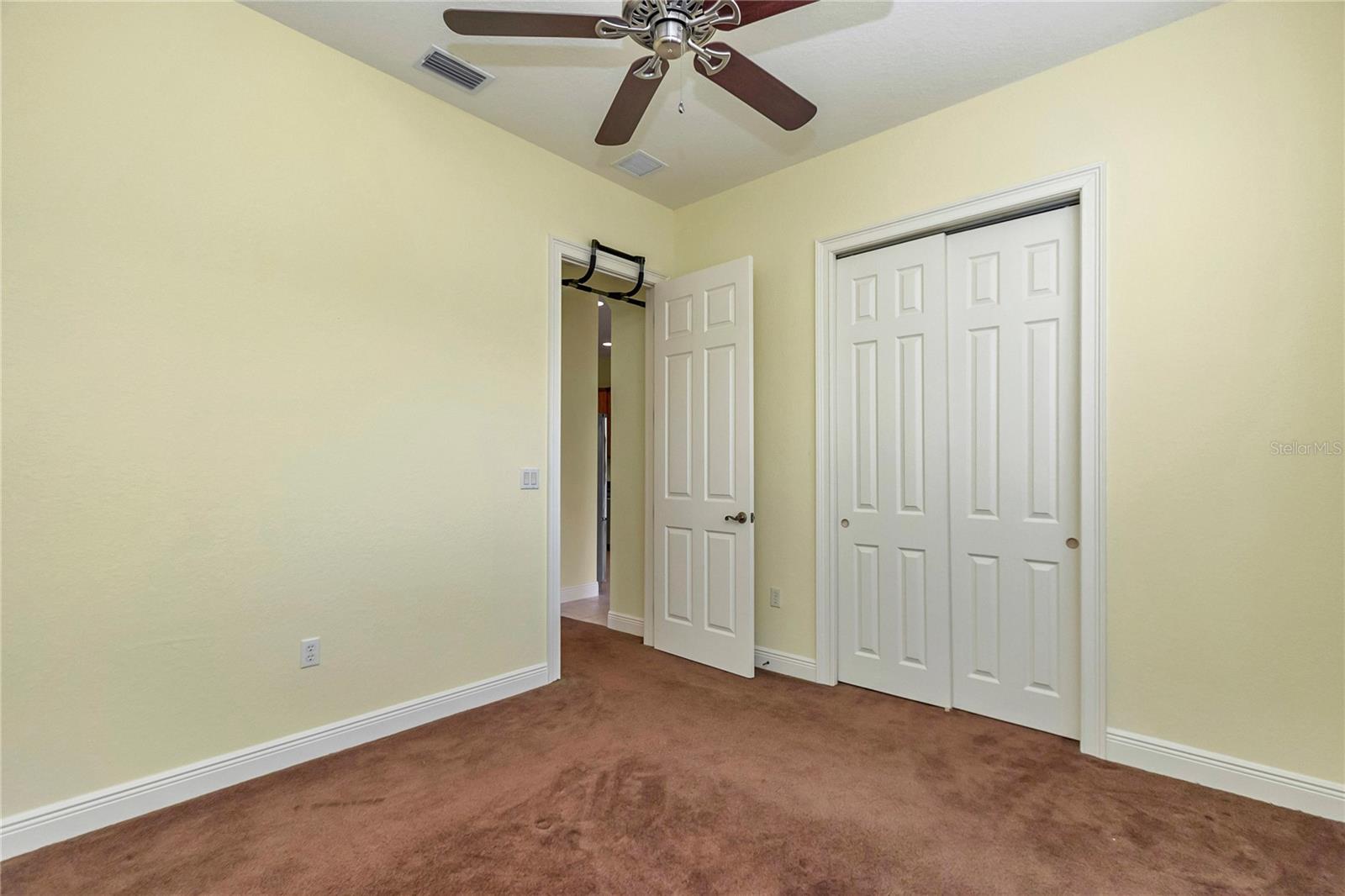 Image 29 of 79 For 5203 Grove Manor