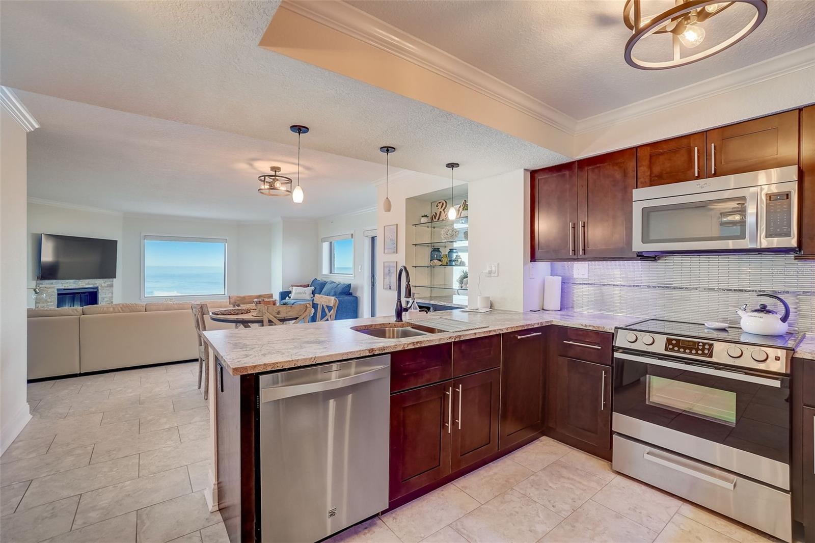 Image 7 of 46 For 5207 Atlantic Avenue 222