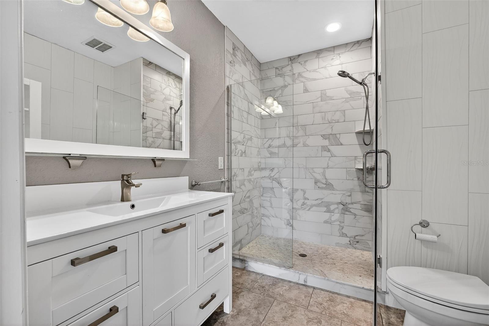 Listing photo id 11 for 2700 Peninsula Avenue 132