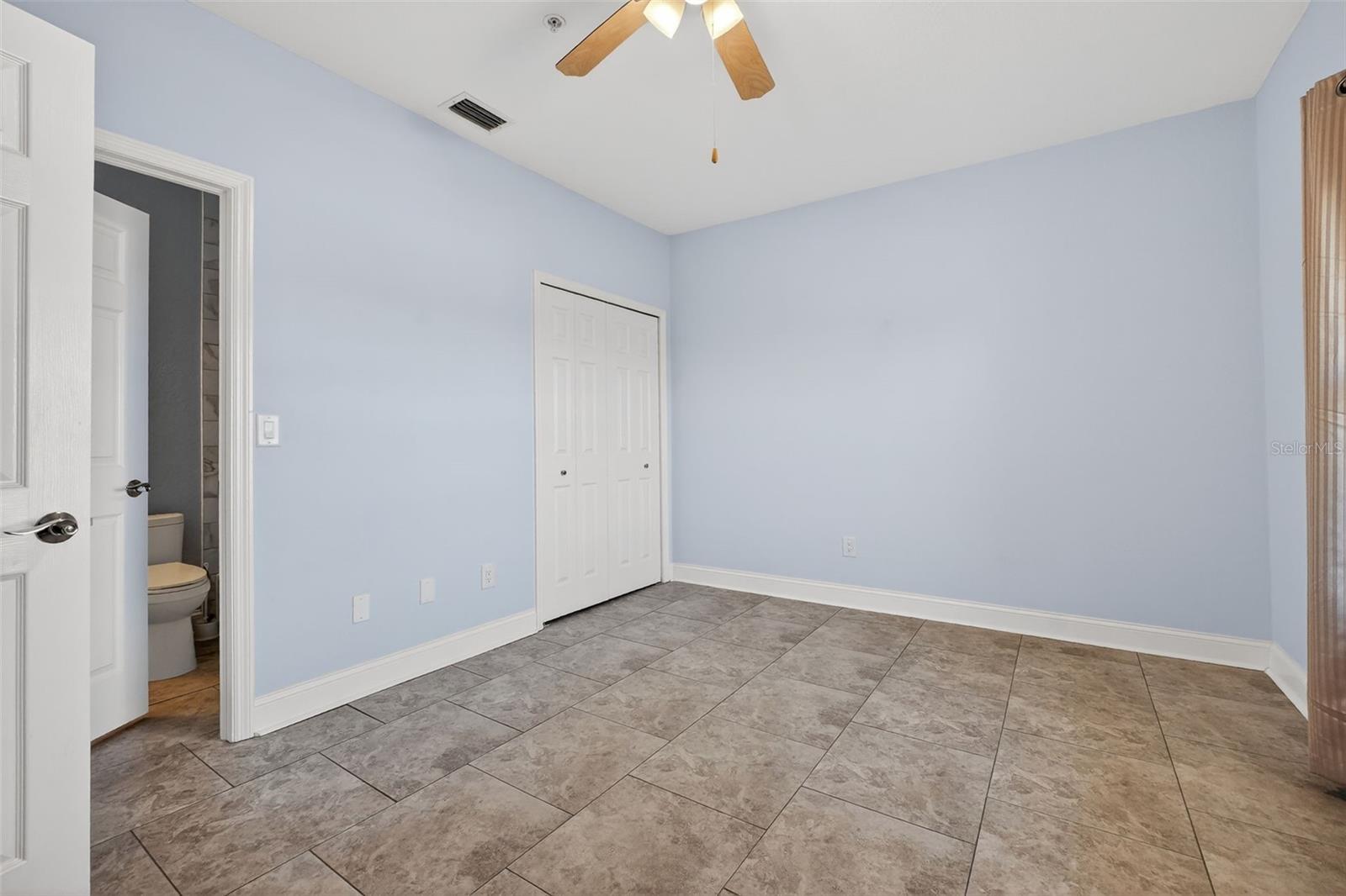 Listing photo id 24 for 2700 Peninsula Avenue 132