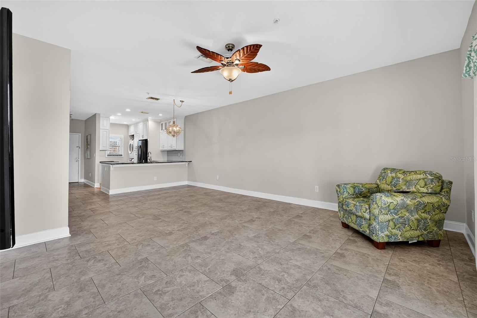 Listing photo id 2 for 2700 Peninsula Avenue 132