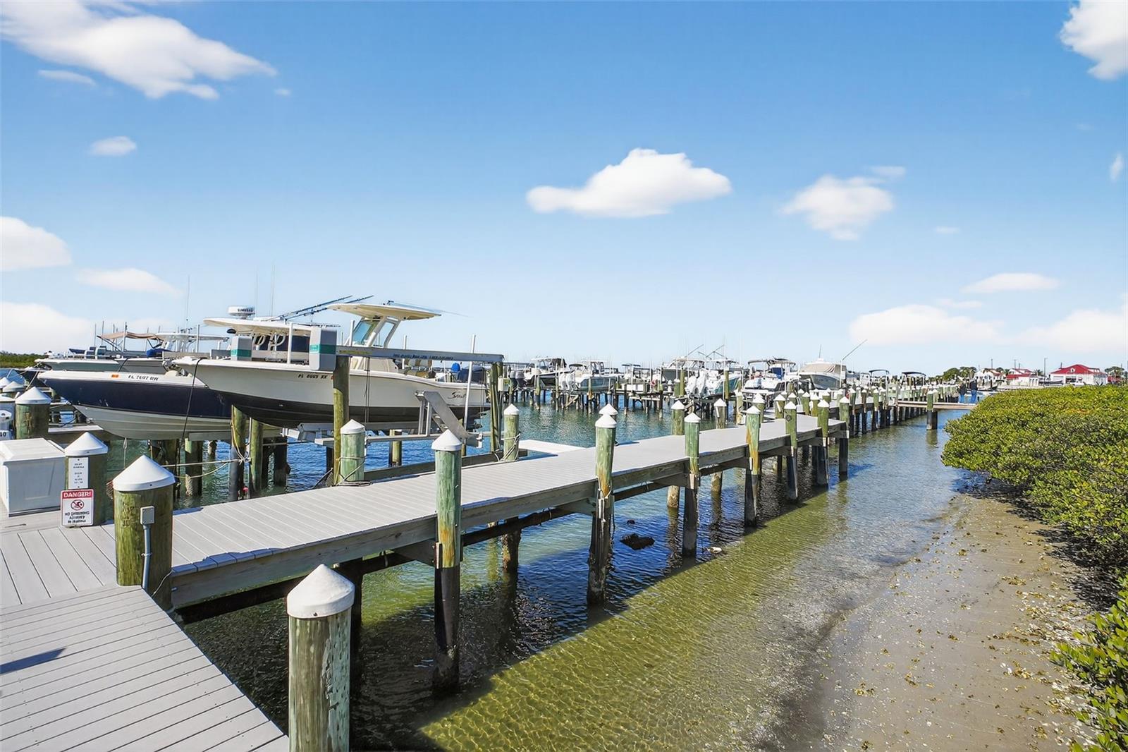 Listing photo id 44 for 2700 Peninsula Avenue 132