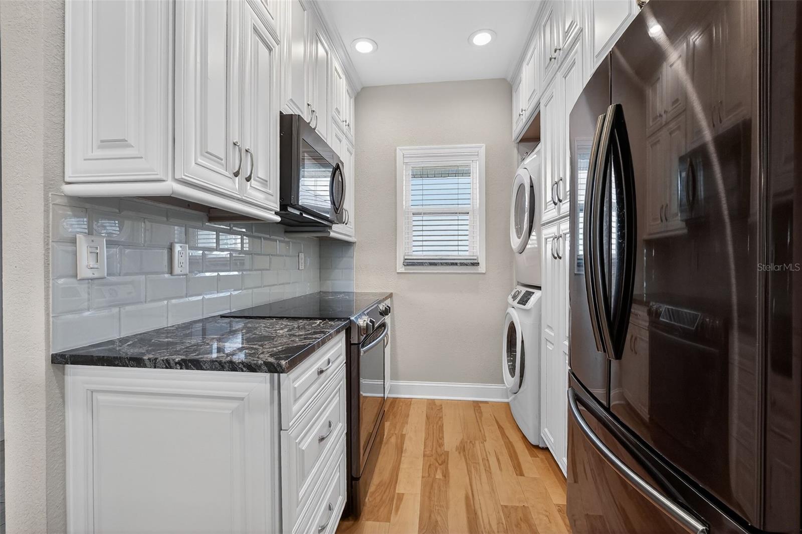 Listing photo id 7 for 2700 Peninsula Avenue 132