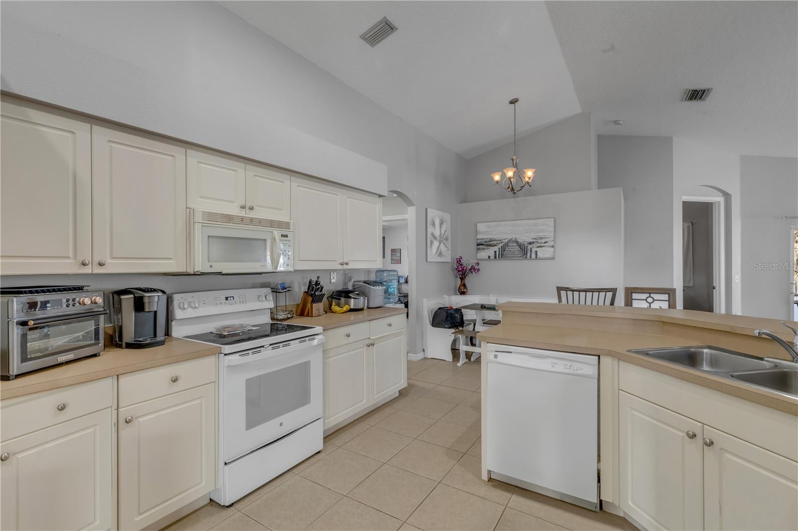 Image 13 of 72 For 649 Coral Trace Boulevard