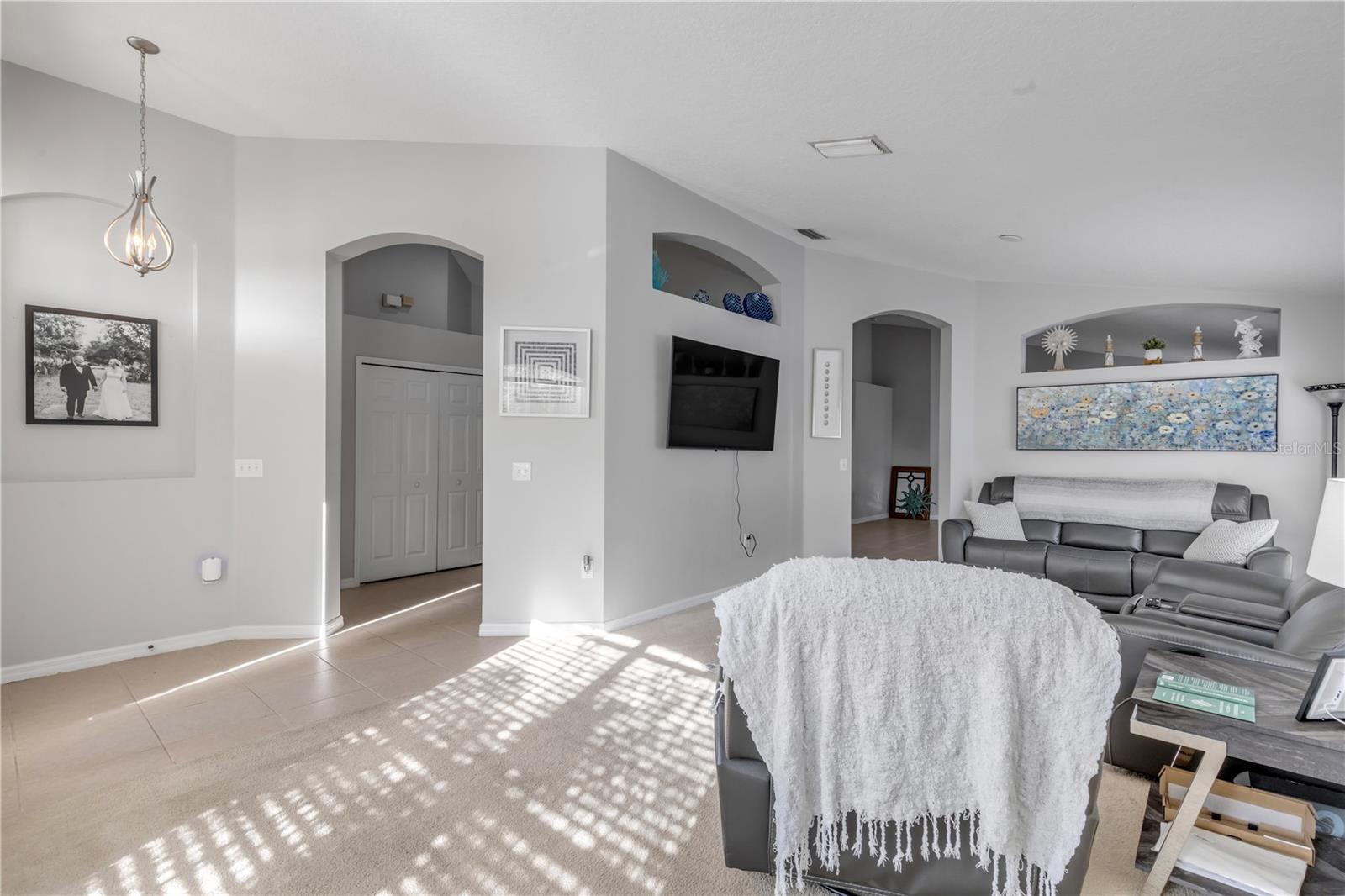 Image 18 of 72 For 649 Coral Trace Boulevard