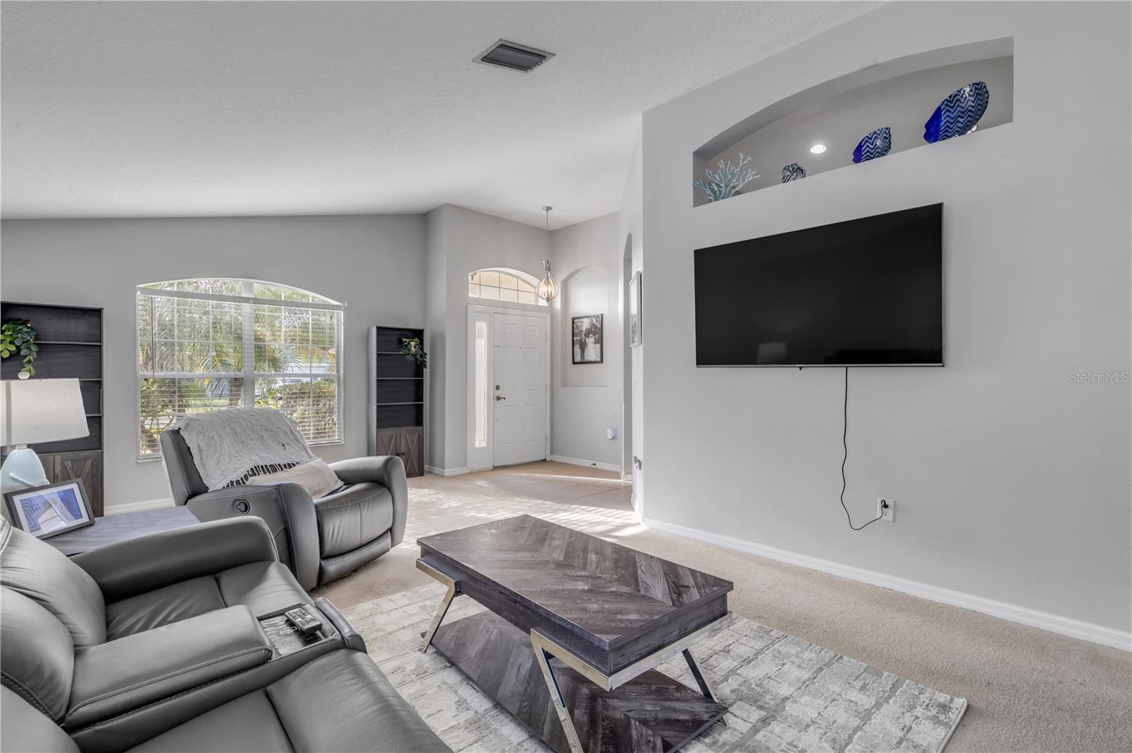 Image 20 of 72 For 649 Coral Trace Boulevard