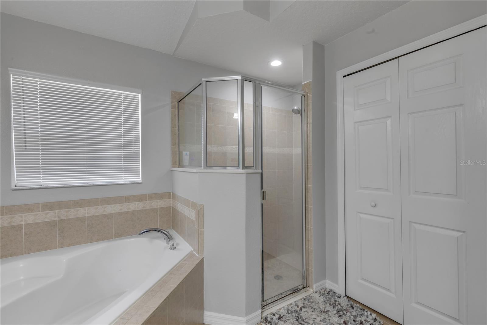 Image 25 of 72 For 649 Coral Trace Boulevard