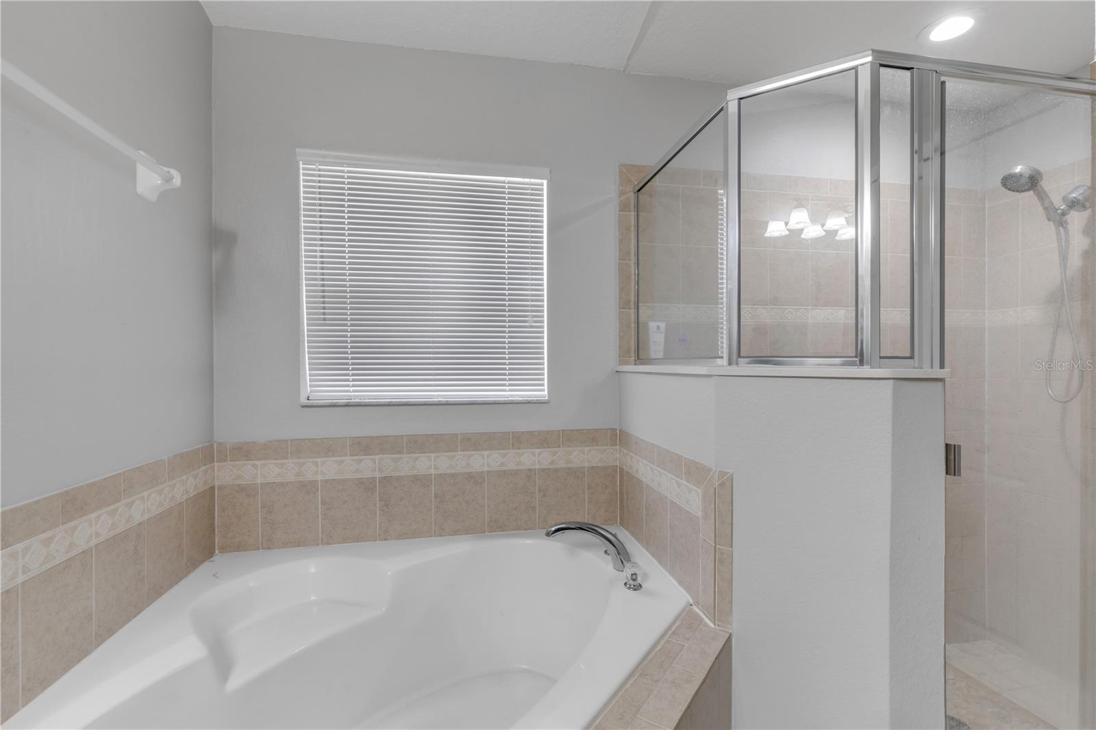 Image 26 of 72 For 649 Coral Trace Boulevard