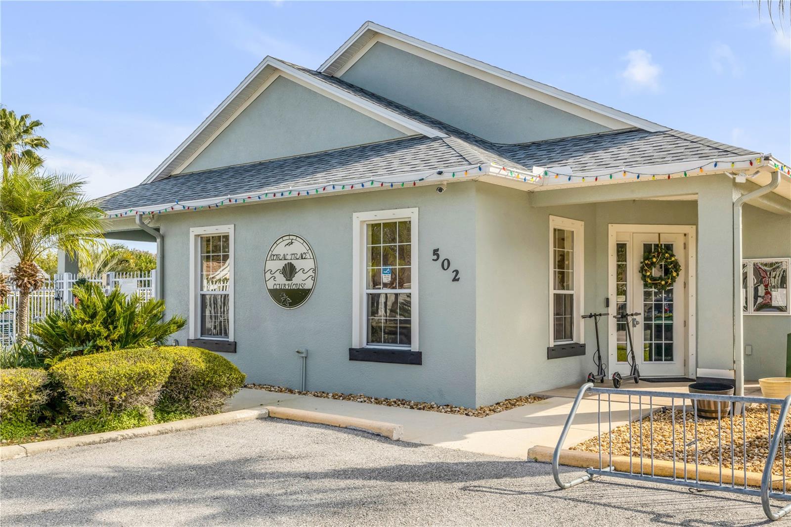 Image 52 of 72 For 649 Coral Trace Boulevard