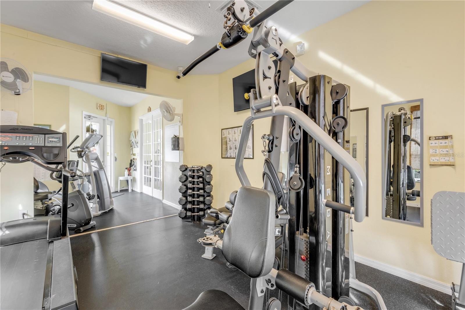 Image 55 of 72 For 649 Coral Trace Boulevard