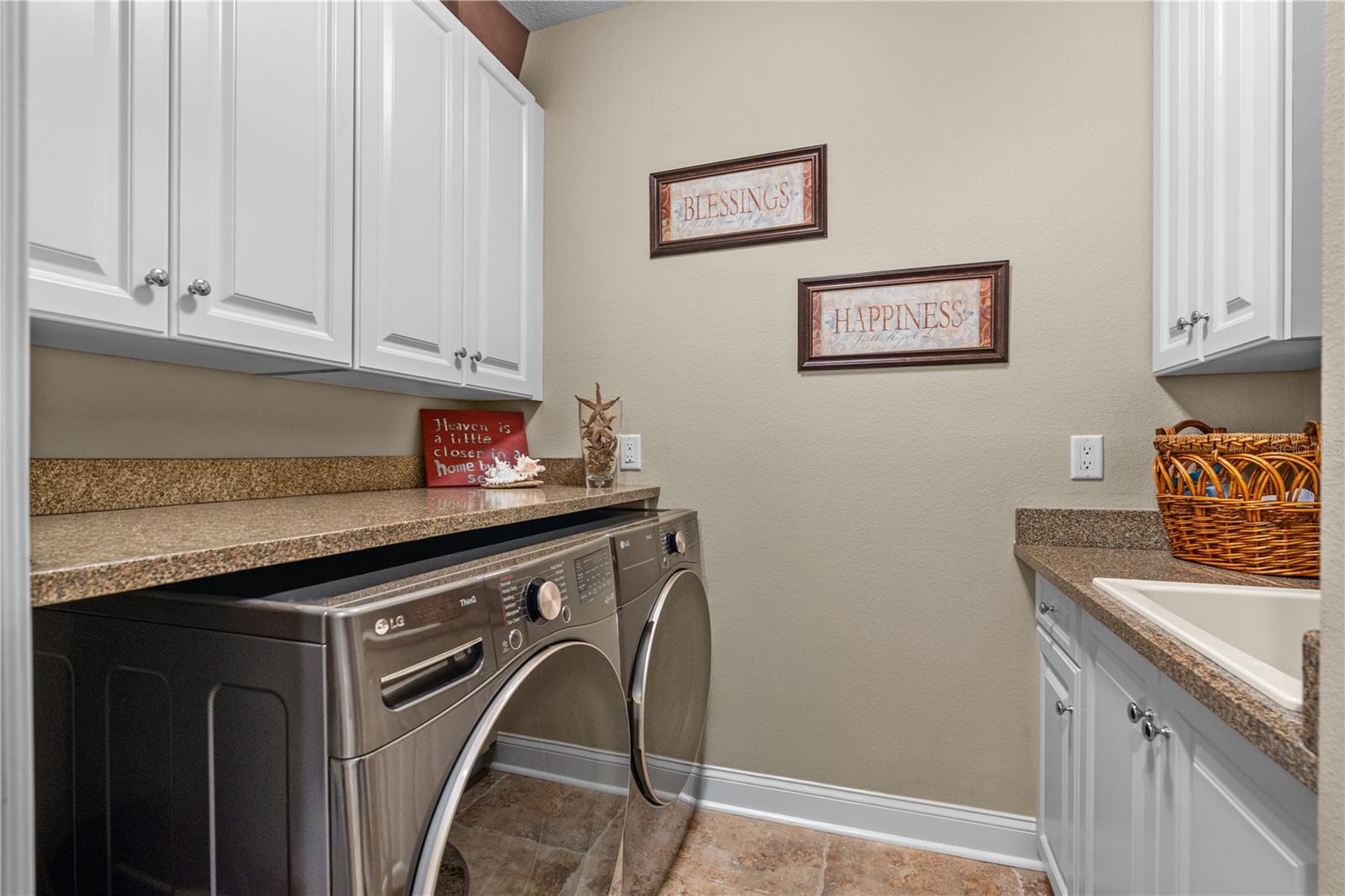 Image 39 of 54 For 2450 Ocean Shore Boulevard 116