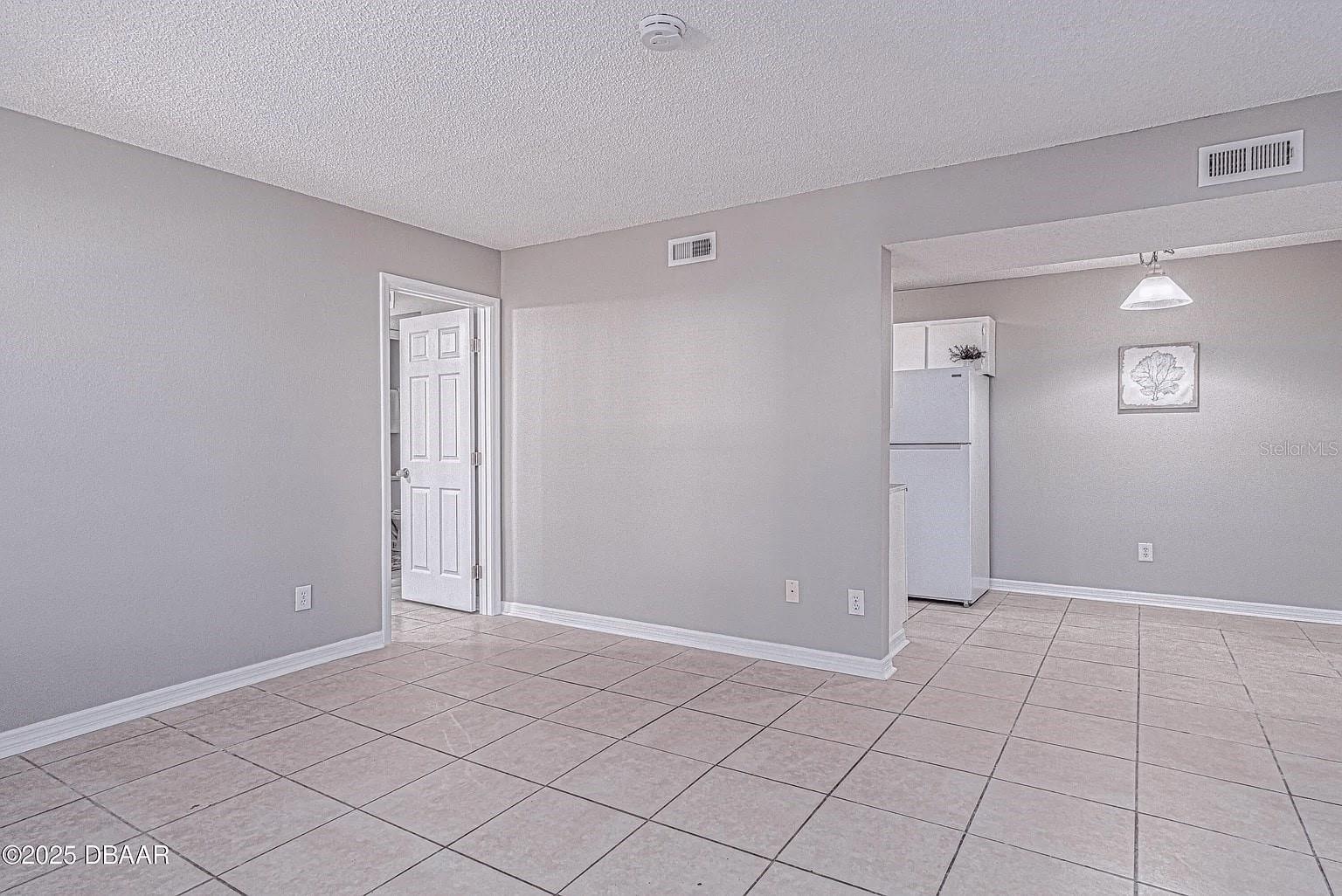 Image 11 of 19 For 1600 Big Tree Road H4