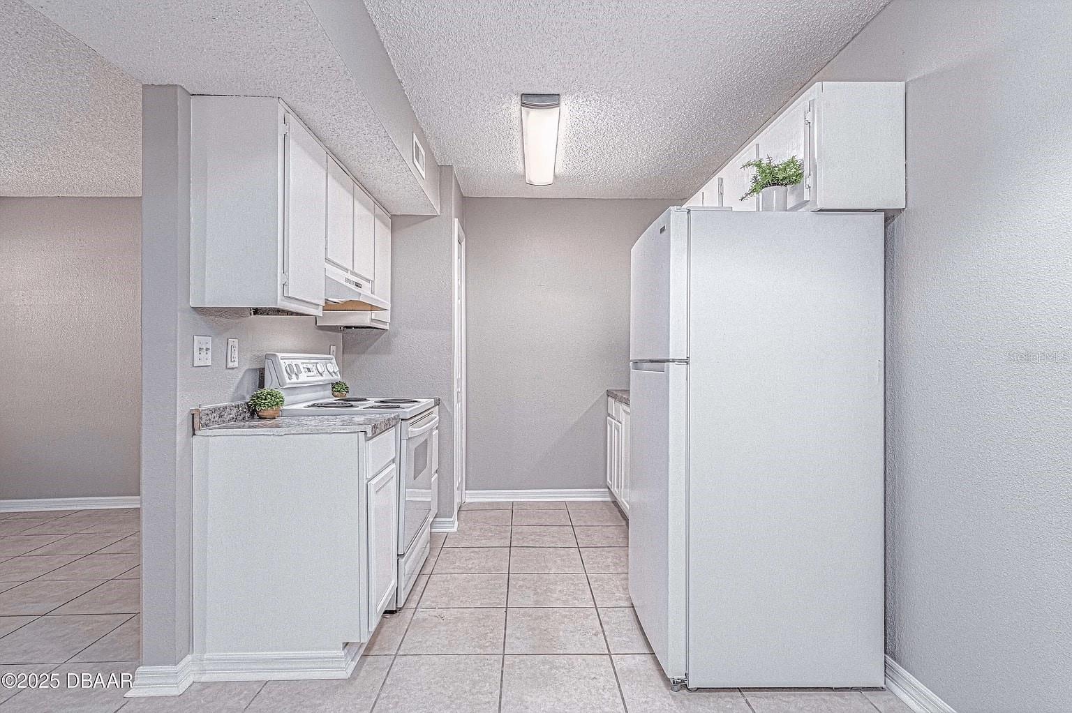 Image 8 of 19 For 1600 Big Tree Road H4