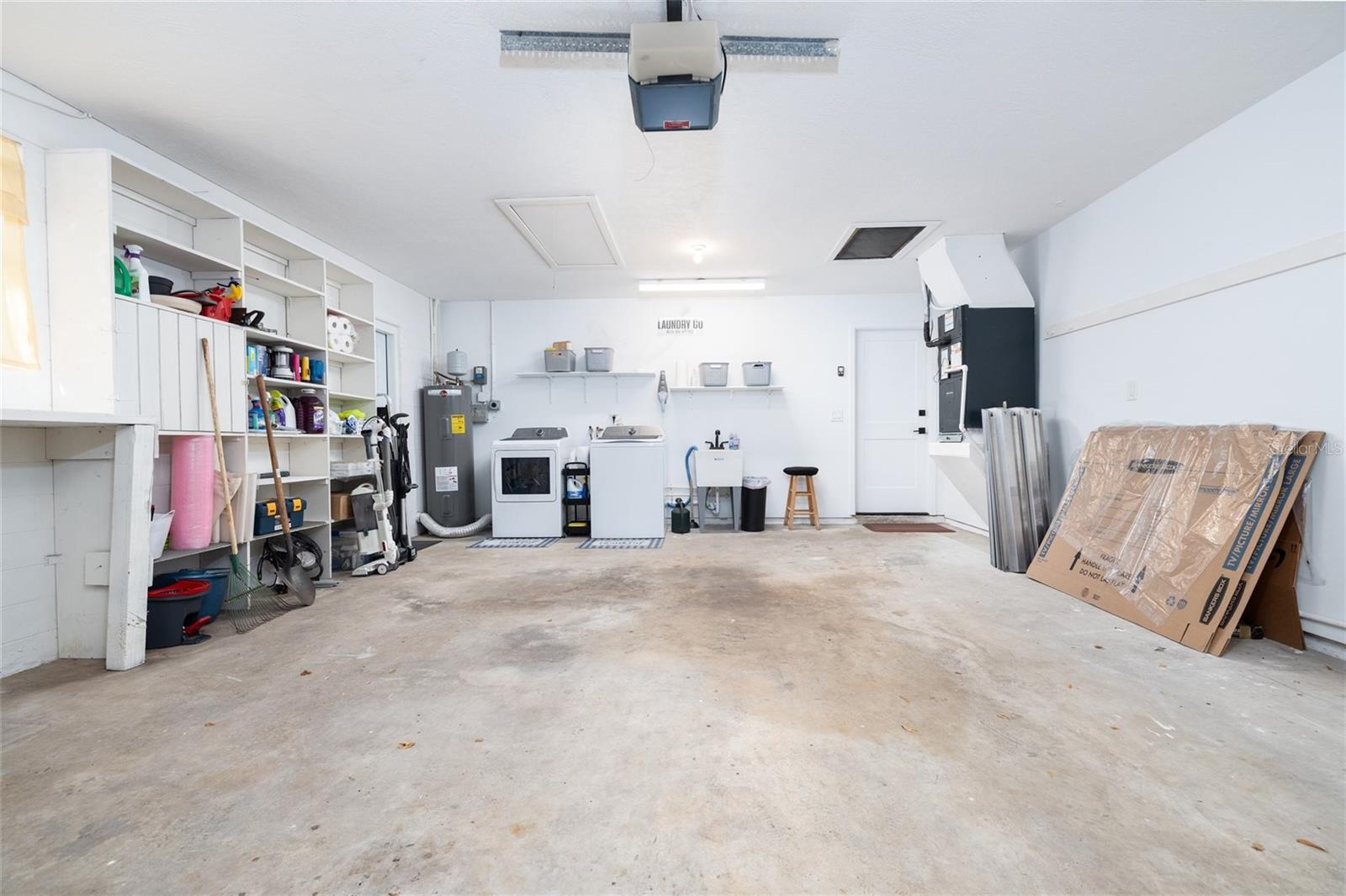 Image 19 of 32 For 692 Gaslight Drive