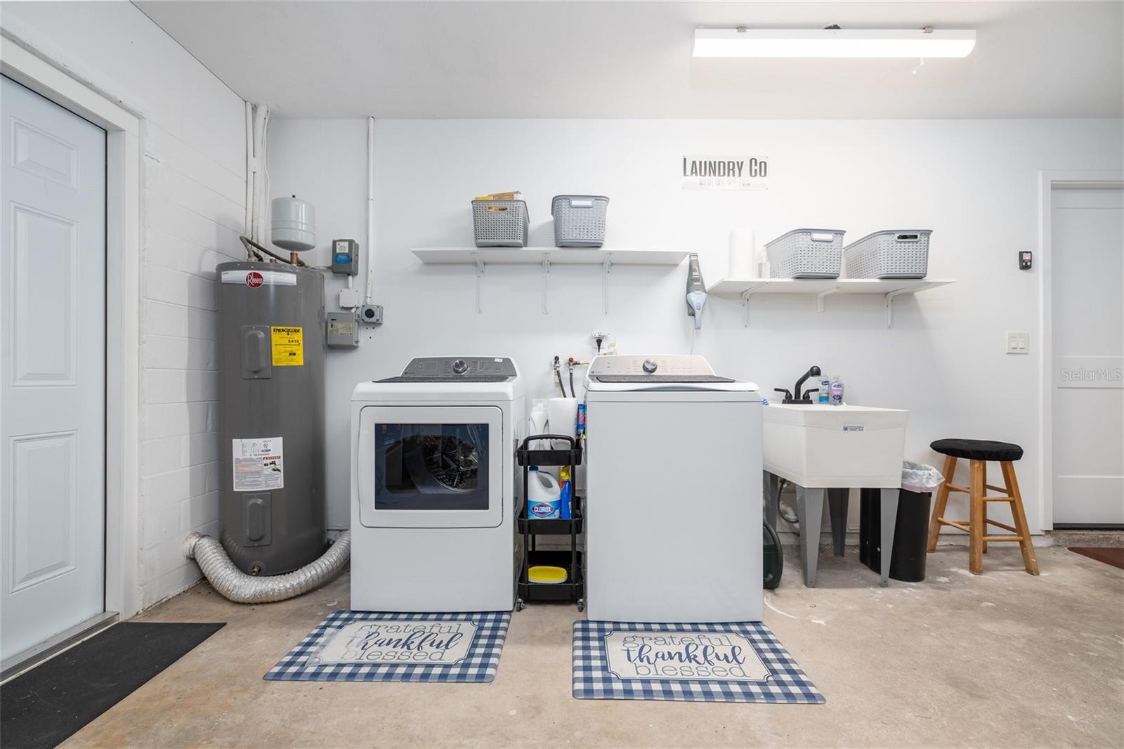 Image 21 of 32 For 692 Gaslight Drive